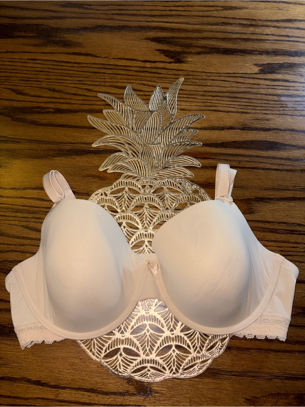 Felina Demi bra underwire lightly lined Tshirt adjustable cross straps mesh wing